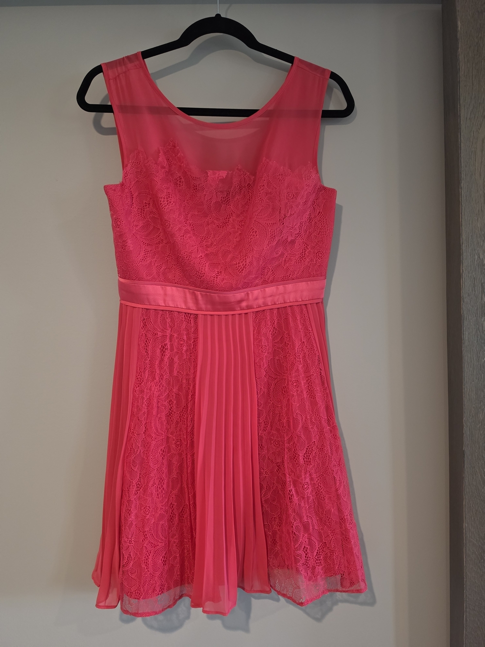 Max & Cleo Hot Pink Lace & Pleated Midi Dress Size 6